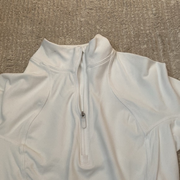 It’s rulu cropped half zip size 0 - Picture 3 of 7